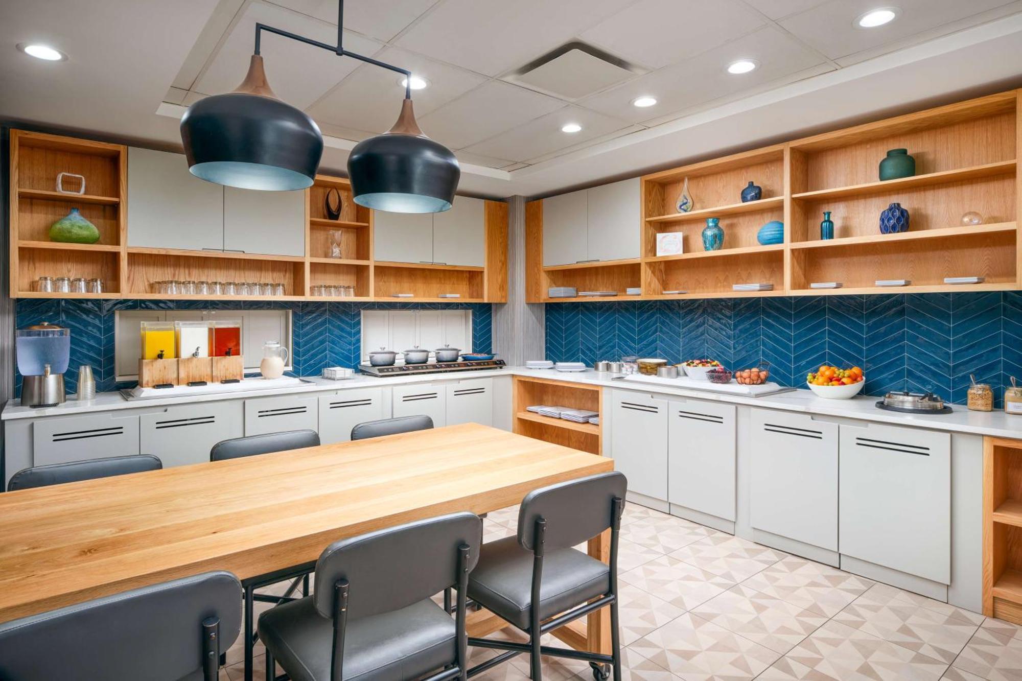 Hyatt Place Hotel 3*