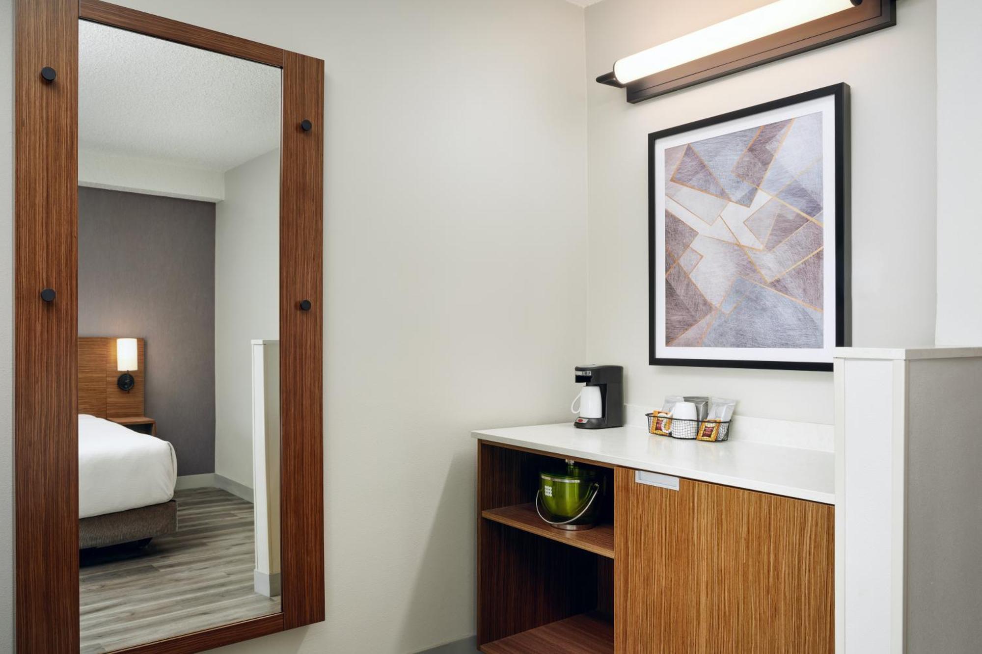 Hyatt Place Hotel 3*